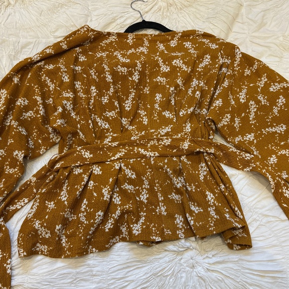 Anthropologie Butterscotch Dolman sleeved top - Picture 5 of 10